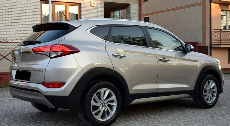 Hyundai Tucson cena 78700 przebieg: 67000, rok produkcji 2017 z Kielce małe 326